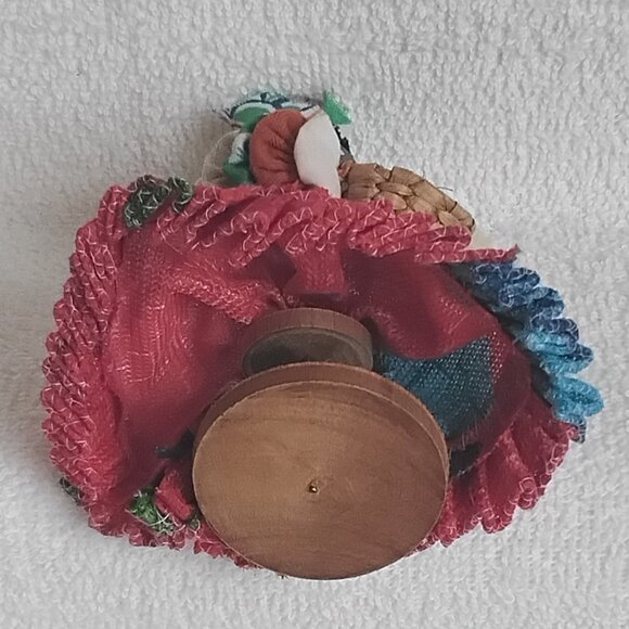 Authentic 5" Wood and Wire Poseable Caribbean Festive Dressed Woman Miniature!! - Picture 3 of 3